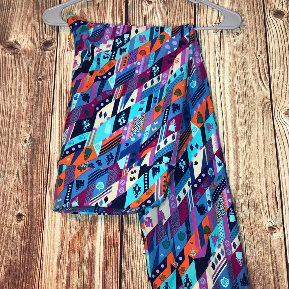 New Lularoe “it’s a small world” TC2 leggings